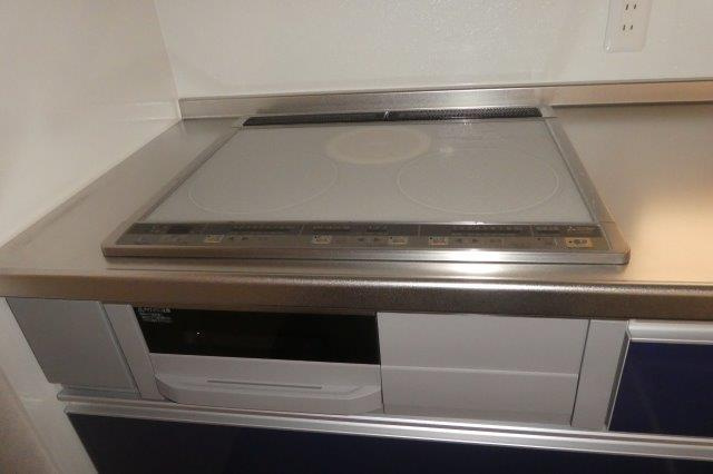 コモンドーレのキッチン|３口IHコンロ