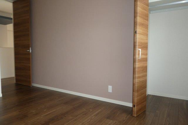 コモンドーレの洋室