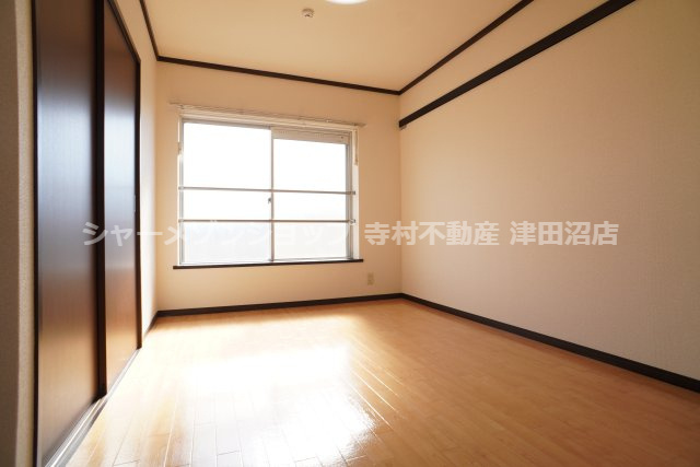 プローデンス前原の洋室