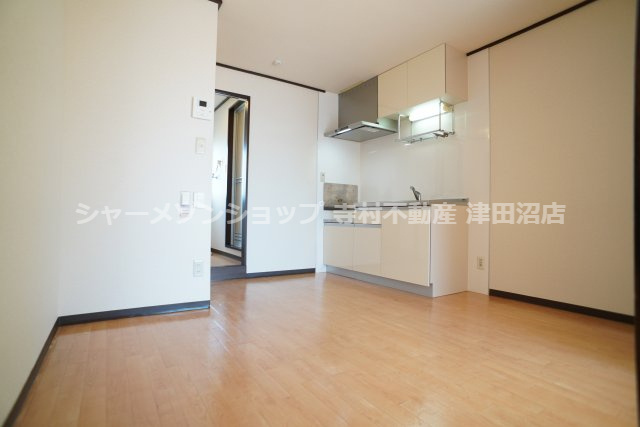 プローデンス前原の居間・リビング