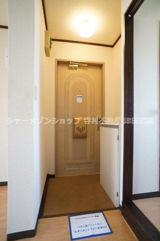 プローデンス前原の玄関