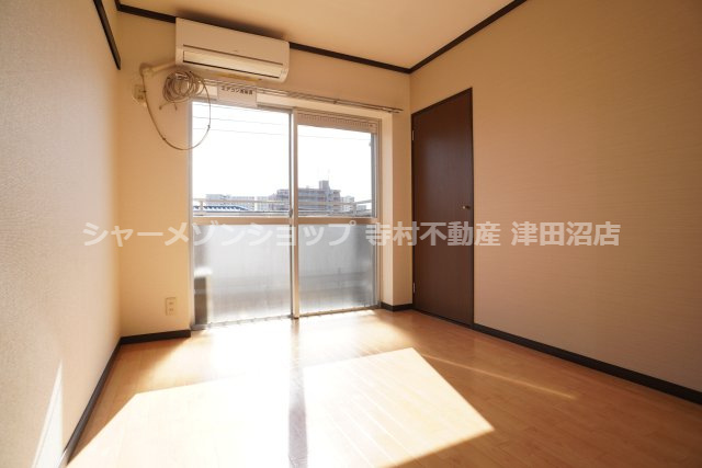 プローデンス前原の居間・リビング