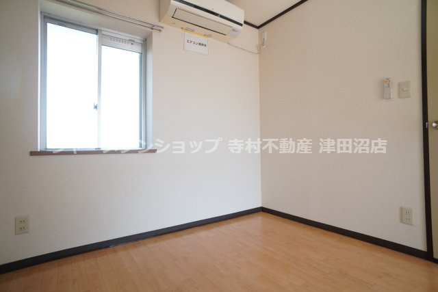 プローデンス前原の洋室