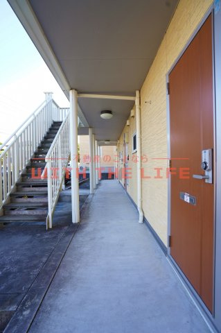 エマーブルⅢ【10，000円キャッシュバック対象物件】のエントランス|清潔なエントランスです