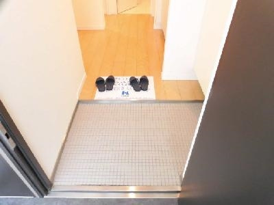 アーバンフラッツ四条西洞院（旧エスティメゾン四条西洞院）の玄関|玄関