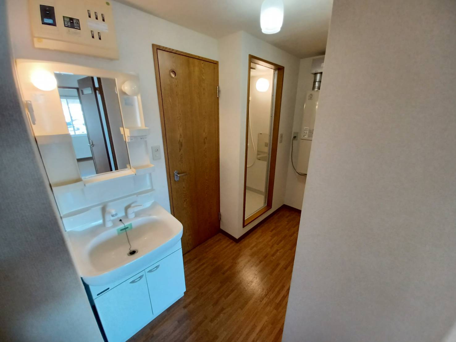 ヒーローマンション・セージの独立洗面台