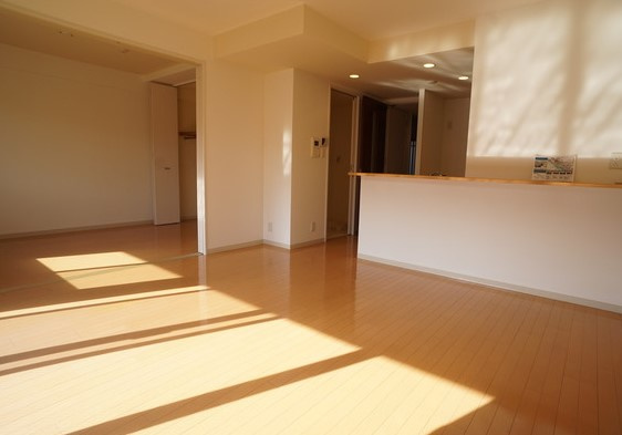 KDX宝塚レジデンスの居間・リビング|参考、同建物・同間取りの号室