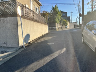 【前面道路含む現地写真】