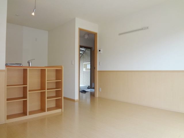 ブリエ【10，000円キャッシュバック対象物件】の居間・リビング|ゆったり過ごせるリビングです