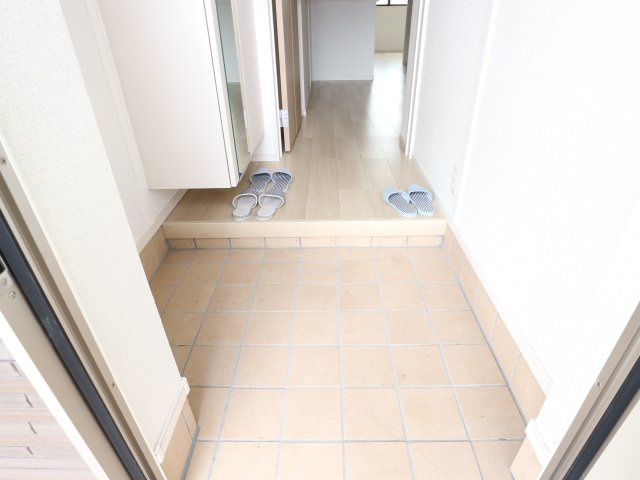 ハウスSANSANの玄関