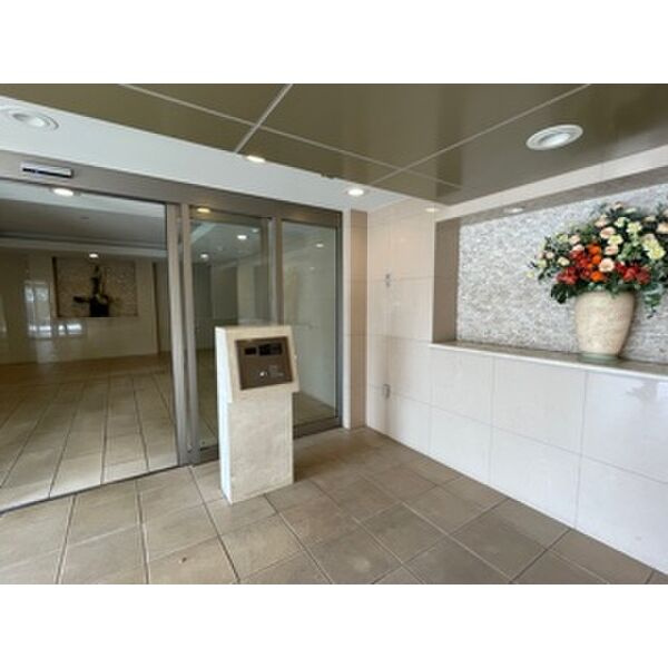 ファミリアーレ知多半田のエントランス