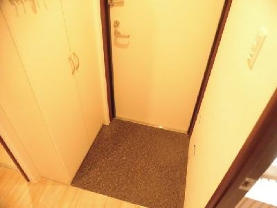 Shining壬生離宮（シャイニング壬生離宮）の玄関