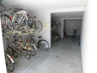 Shining壬生離宮（シャイニング壬生離宮）の駐車場|駐輪場