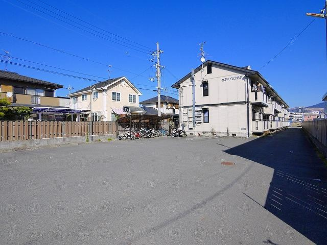 サンハイツ2号館の駐車場|駐車場完備です