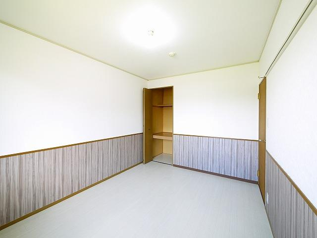サンハイツ2号館の洋室|コンパクトで使いやすい洋室です