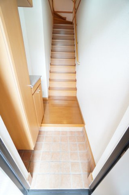 【玄関】 | リバーストーン５ | ※同物件・同タイプの写真です。