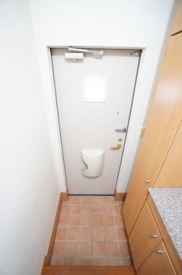 【玄関】 | リバーストーン５ | ※同物件・同タイプの写真です。