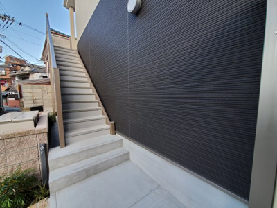 【その他共用部分】 | アムール　HARMONYⅠ | 2階へ上がる階段です。