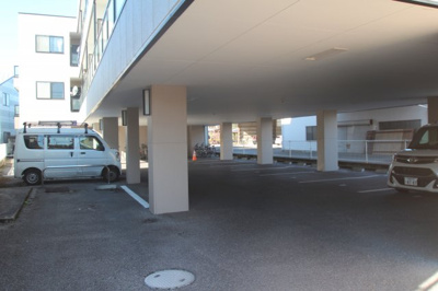 【駐車場】 | ライブハウスⅡ | 駐車場１台込み