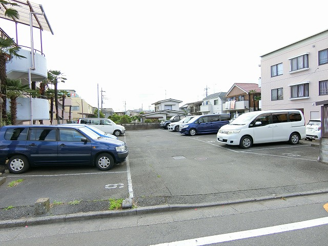 キョーワハウス拝島Iの駐車場
