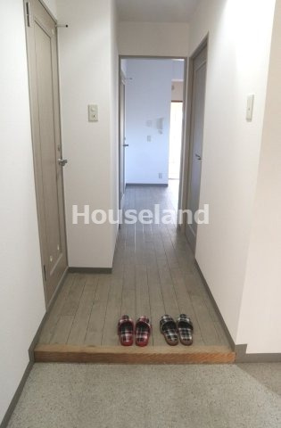 メゾンKITSUNEJIMAの玄関