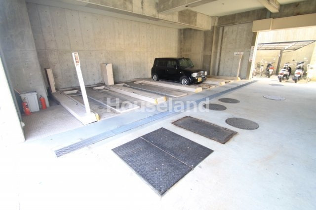 メゾンKITSUNEJIMAの駐車場