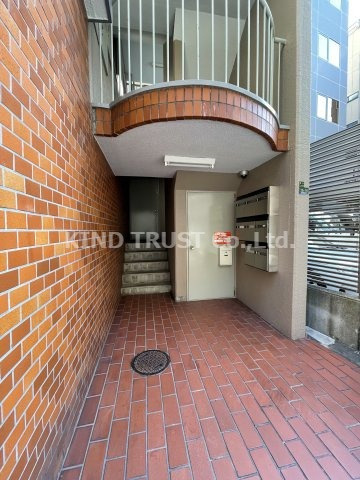 内海マンションのエントランス