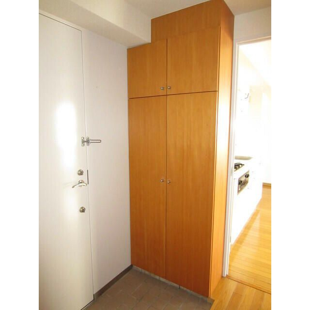グランドメゾン大倉山の玄関