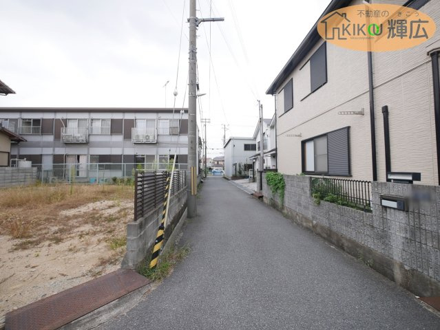 高砂市米田町米田　土地の前面道路含む現地写真