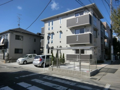 【外観】 | エルドール | 小田急線・南武線「登戸」駅まで徒歩9分！お隣の「向ヶ丘遊園」駅も徒歩10分♪1フロア2住戸の3階建てアパートです♪