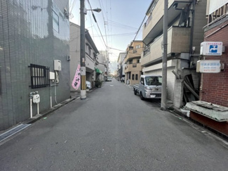 【前面道路含む現地写真】 | 周辺交通量の少ない地域ですので、お子様にも安心です♪