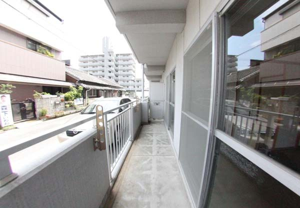 泉大津市旭町のハイツのバルコニー|落ち着いた時間を過ごせるバルコニーです