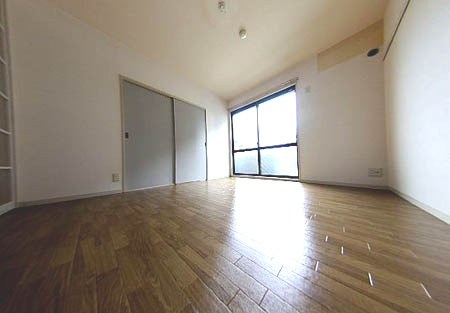 エスポアール北豊中のその他|広々とした洋室です