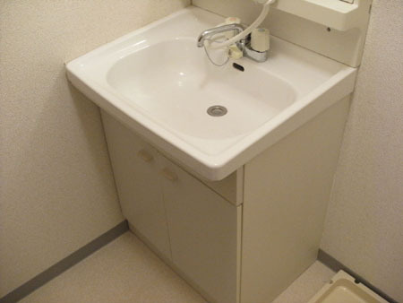 ハイツ尾井の洗面所|忙しい朝には欠かせない洗面所です