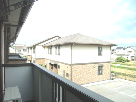 和泉市桑原町のハイツのバルコニー|陽当たり良好なバルコニーです