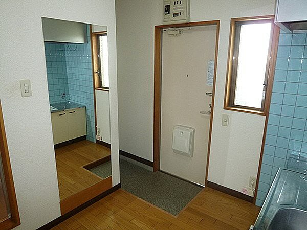 コスモスメゾンⅡ【キャッシュバック対象物件】の玄関