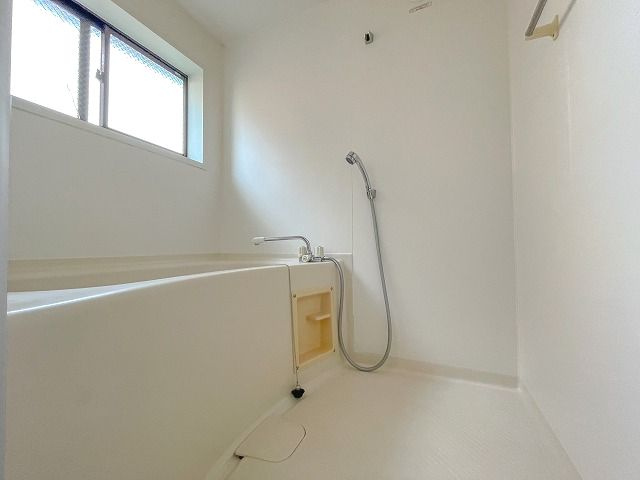 ハイツいまいⅠ 南棟の浴室|お風呂で日々の疲れを落としましょう