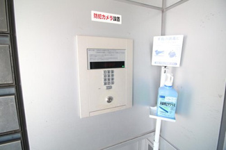 【エントランス】 | 安心のオートロックを完備。モニター付インターホンが嬉しいです♪