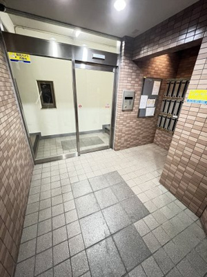 【エントランス】 | エリーフラッツ西ノ京 | 建物の内部です