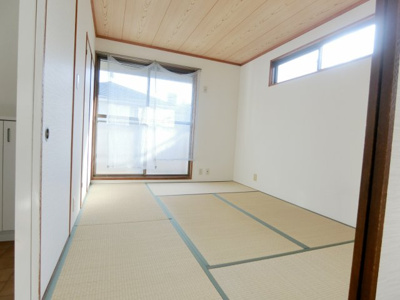 【寝室】 | パレーシャル長田町 | 開放的な寝室です