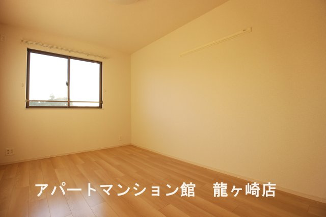 プルーム・ヴィレⅢの洋室