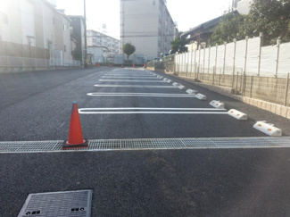 【駐車場】