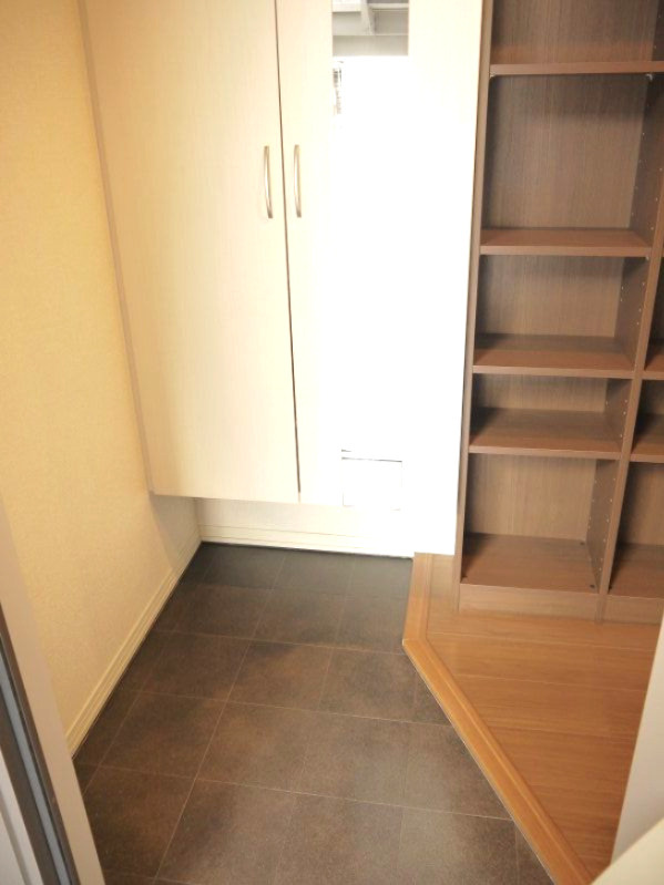 エステート陽だまりの丘の玄関