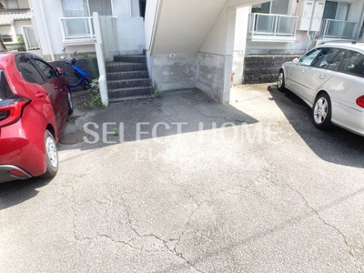 【駐車場】 | アイリス若松 | 駐車場に車を止められます