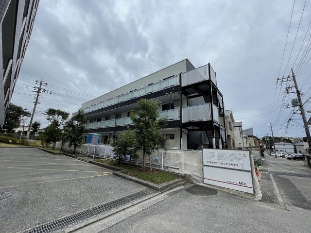 グレイス大久保の駐車場