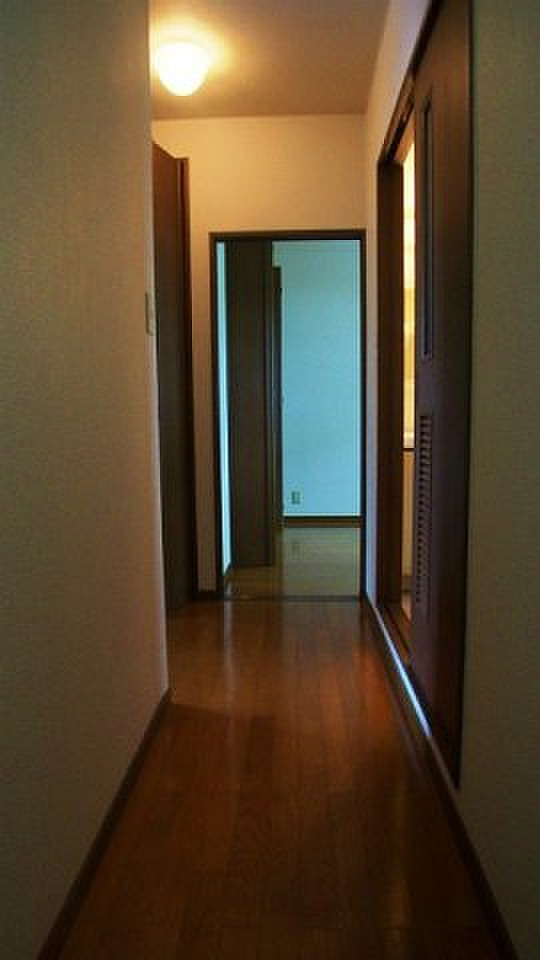 ヴィラ・アーチェリーⅡ【キャッシュバック対象物件】の内装|明るい室内です
