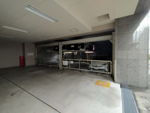 ステイツアクス城東中央の駐車場