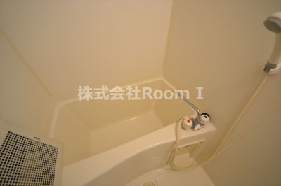 【浴室】 | ビクトワーレ | ゆったり過ごせるお風呂です