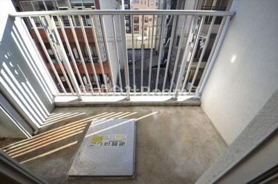 【バルコニー】 | ビクトワーレ | 落ち着いた時間を過ごせるバルコニーです