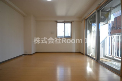 【寝室】 | ビクトワーレ | 広くて明るい寝室